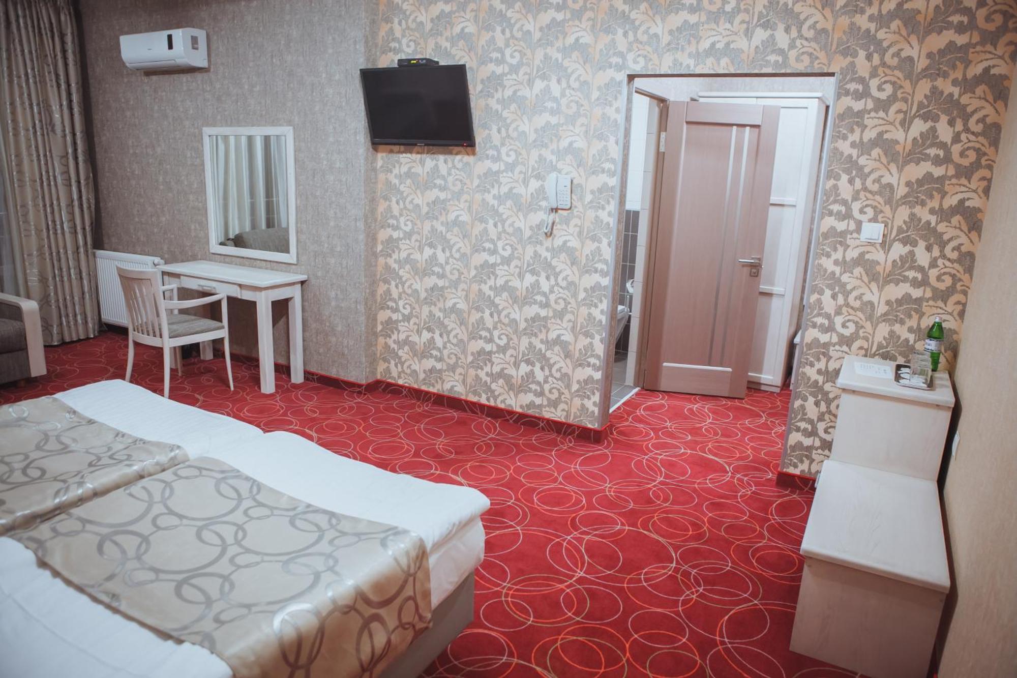Magnum Hotel Berehove  Bagian luar foto